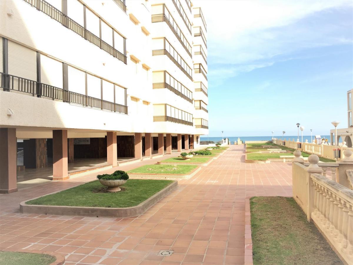 Cozy Apartment In A Beachfront Complex 马雷尼布劳 外观 照片